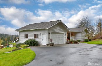 1956 Cattail Lane , Freeland, WA 98249
