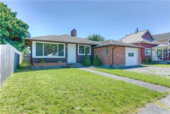 1114 G Street , Centralia, WA 98531