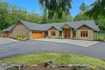 2875 S East Camano Drive , Camano Island, WA 98282