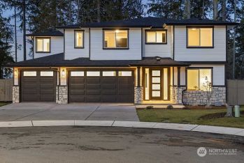 406 Stevens Street , Steilacoom, WA 98388