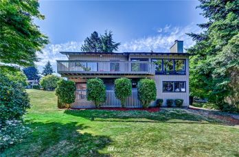 15707 NE 66th Place , Redmond, WA 98052