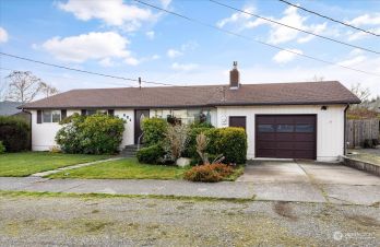 521 SW 3rd Avenue , Oak Harbor, WA 98277