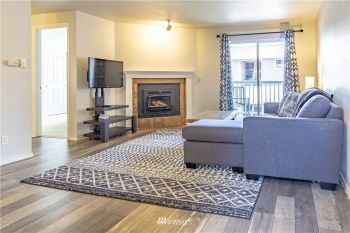 1132 N 198th Street #C203, Shoreline, WA 98133-3645