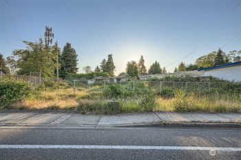 12463 Des Moines Memorial Drive S, Seattle, WA 98168