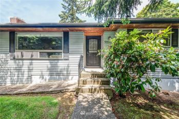 9000 SE 40th Street , Mercer Island, WA 98040