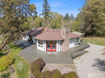 341 W Mountain View Road , Camano Island, WA 98282