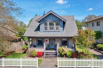 250 SE Andrews Street , Issaquah, WA 98027