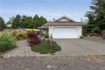 606 Woodland Loop NE, Ocean Shores, WA 98569