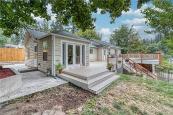 1910 Marine Drive , Bremerton, WA 98312