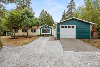 1359 Lakewood Drive , Camano Island, WA 98282