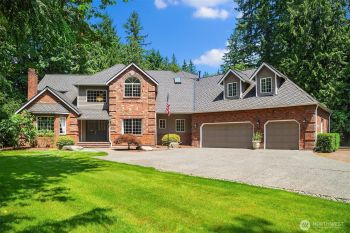 23401 82nd Avenue SE, Woodinville, WA 98072